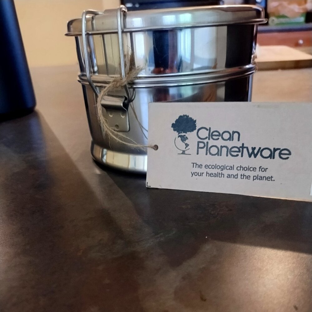 Clean Planetware 2 layer stainless steel lunch box. NWT